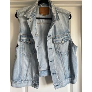 AE sleeveless jean jacket